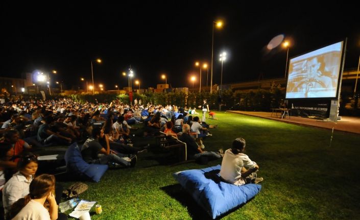 Açık havada “sinema keyfi”ne devam