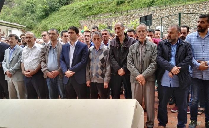 Akciğer nakli için 2 yıl bekledi, öğretmenlik hayallerini gerçekleştiremeden hayata veda etti