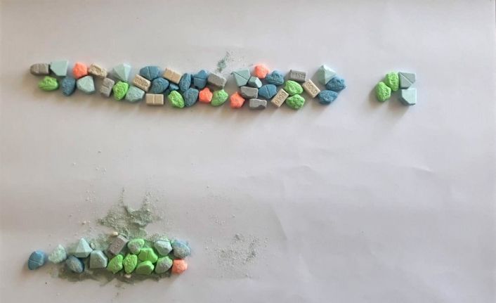 Alıcı kılığına giren jandarmadan uyuşturucu tacirlerine suçüstü