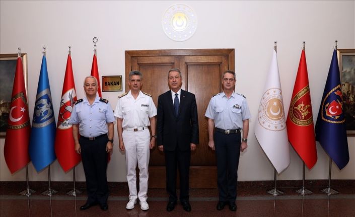 Bakan Akar, Yunan heyet başkanını kabul etti