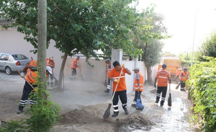 Başkan Atay temizlik çalışmalarını yerinde inceledi