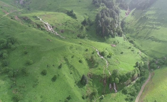 Bu şelaleleri görenler Trabzon’da olduğuna inanamıyor