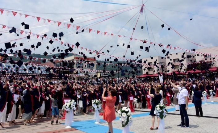 Eğitim camiasına 200 taze kan