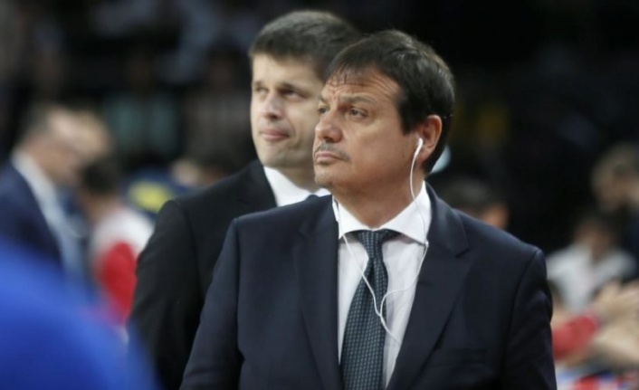Ergin Ataman yine kulaklıkla çıktı