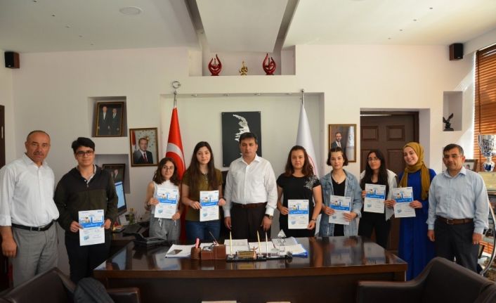 Gençlerden Ecdada Mektup