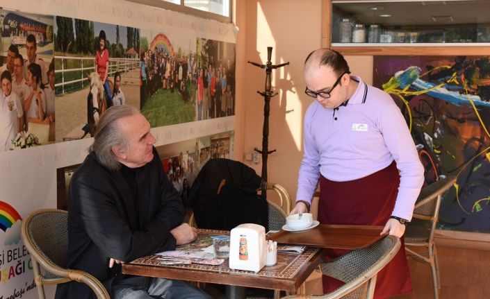 Gökkuşağı Kafe çalışmalarını sürdürüyor