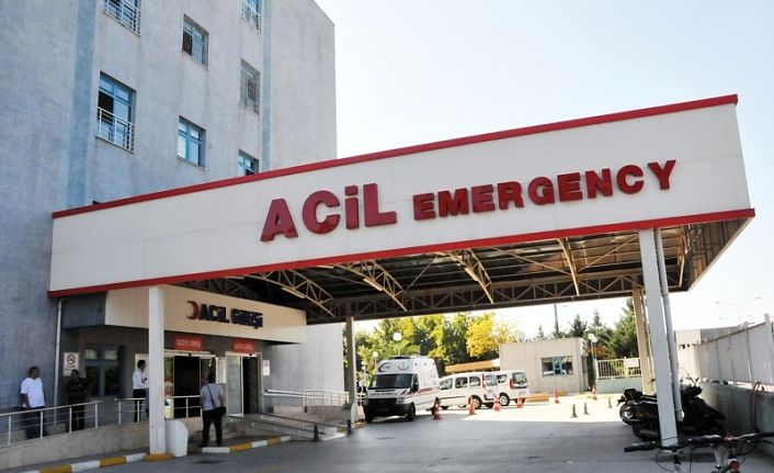 "İşini yap lan bebe" dedi sağlıkçıya saldırdı