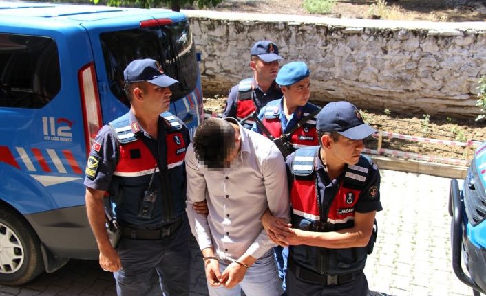 Jandarma alıcı kılığına girdi, uyuşturucu tacirlerine suçüstü yaptı