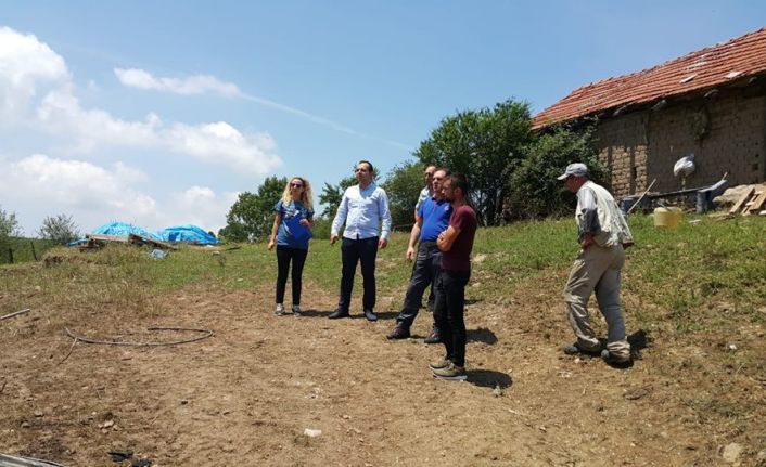 Kaymakam Güven, Büyükelmalı köyünde yanan evde incelemeler yaptı