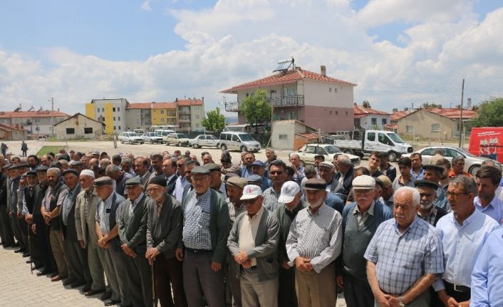 Kırka mahallesinde yağmur ve şükür duası yapıldı