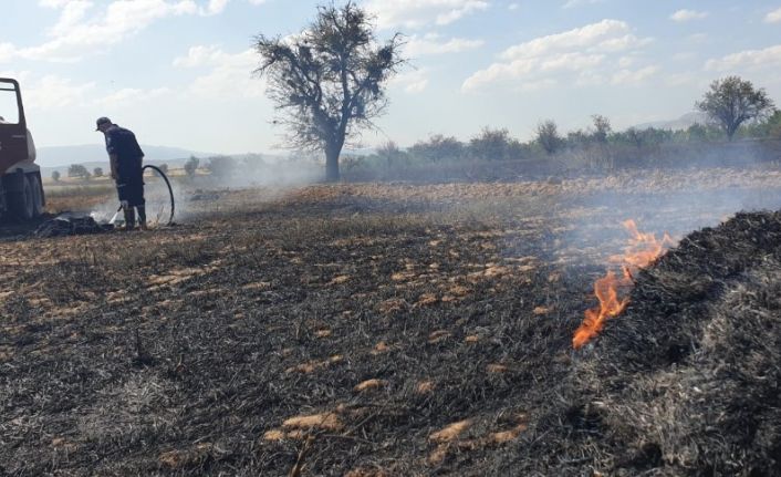 Küçükköy’de anız ve ekin yangını
