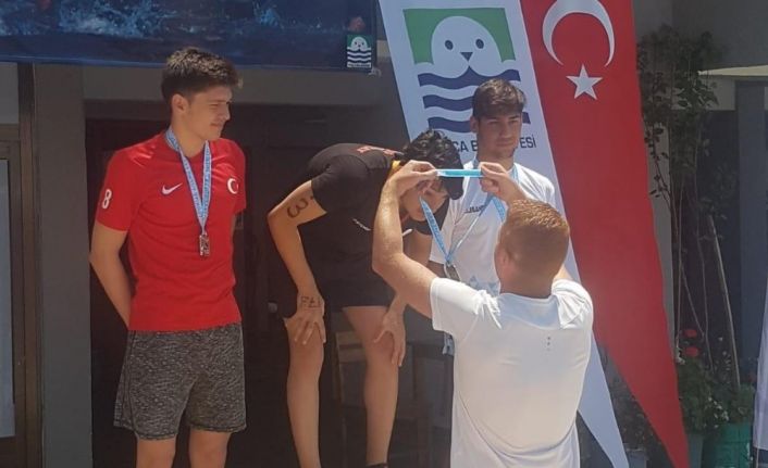 Malatyalı  yüzücü şampiyon