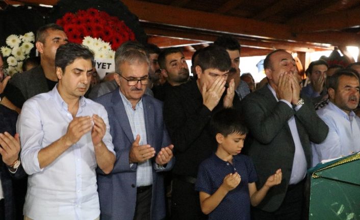 Menderes Türel’in annesi son yolculuğuna uğurlandı