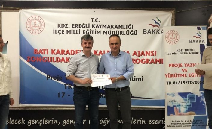 Proje Yazma ve Yürütme  Eğitimi sertifika töreni ile sona erdi