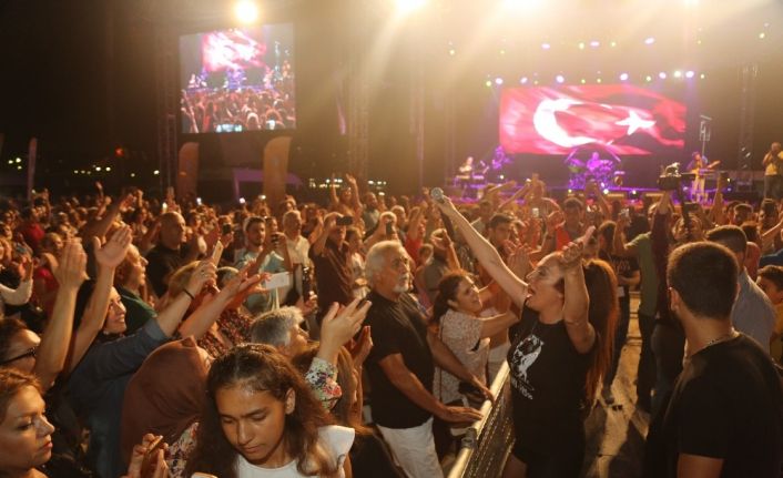 Sibel Tüzün, Soli Güneş Festivali’nde sahne aldı