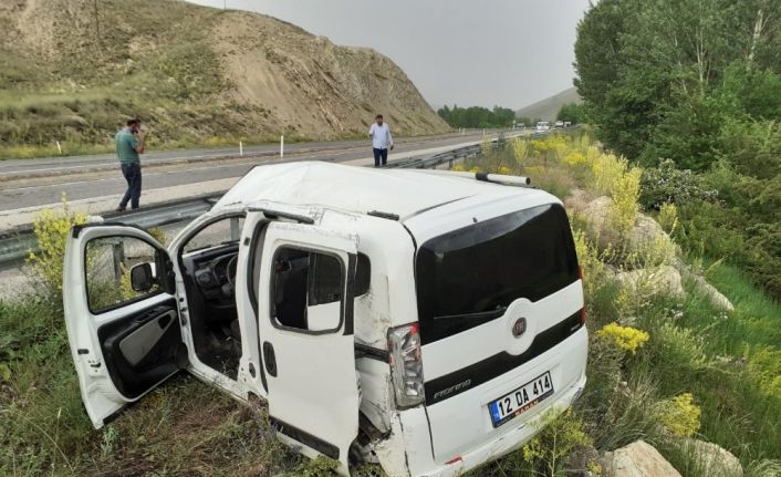 Sivas’ta trafik kazası 1’i ağır 3 yaralı