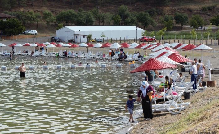 Tatilciler seçime gitti, doğunun gizli denizi "Hazar" boşaldı
