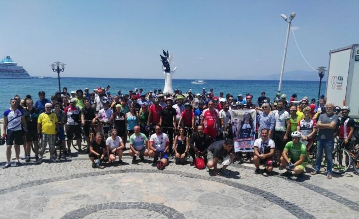 Trafik terörü kurbanı bisikletçiler için Kuşadası’nda protesto