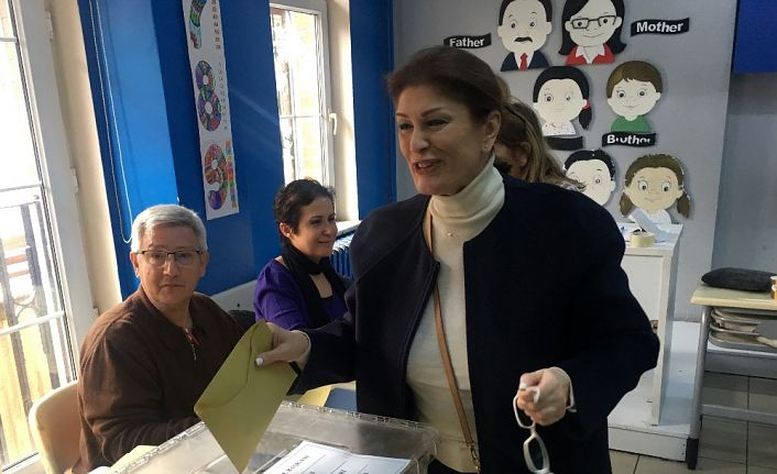 Ünlü oyuncu Gülşen Bubikoğlu oyunu kullandı