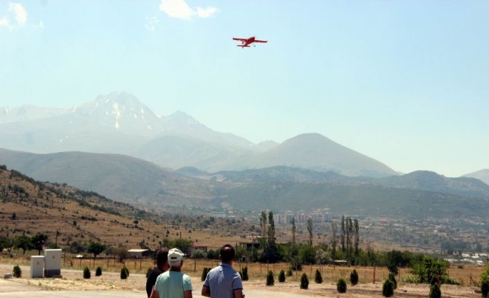 9 ülkeden 14 kişi hava araçlarında kendilerini geliştirmek için Kayseri’ye geldi