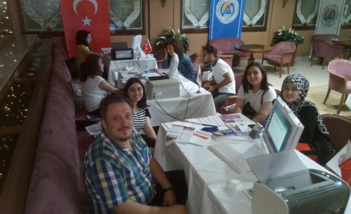 Avrasya Üniversitesi Tercih Danışma Merkezi’nde öğrencilere hizmet veriyor