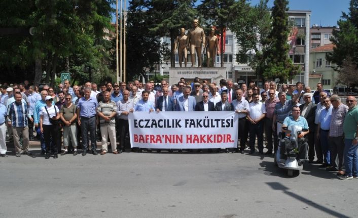 Bafralılar Eczacılık Fakültesi için basın açıklaması yaptı