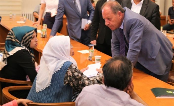 Başkan Oprukçu, vatandaşların sorunlarını dinliyor