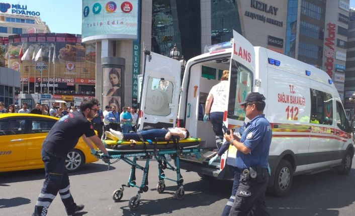 Başkentte EGO otobüsü yayalara çarptı: 2 yaralı