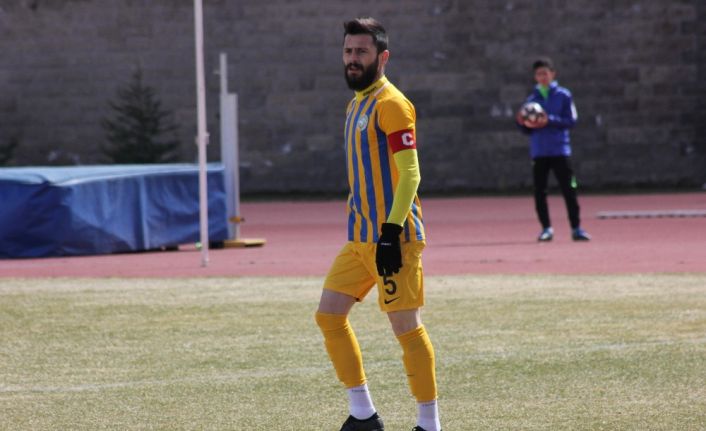 Burak Öztürk, yeniden Talasgücü Belediyespor’da