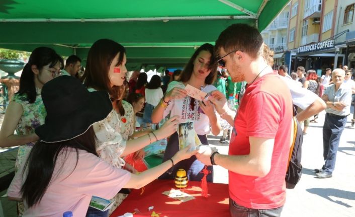 Dünya gençliğinden Eskişehir’de ülkeler panayırı