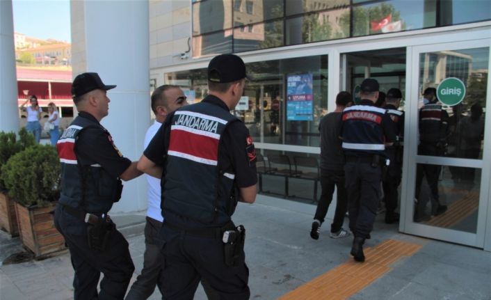 Elazığ merkezli 3 ilde silah ticareti operasyonu: 3 tutuklama