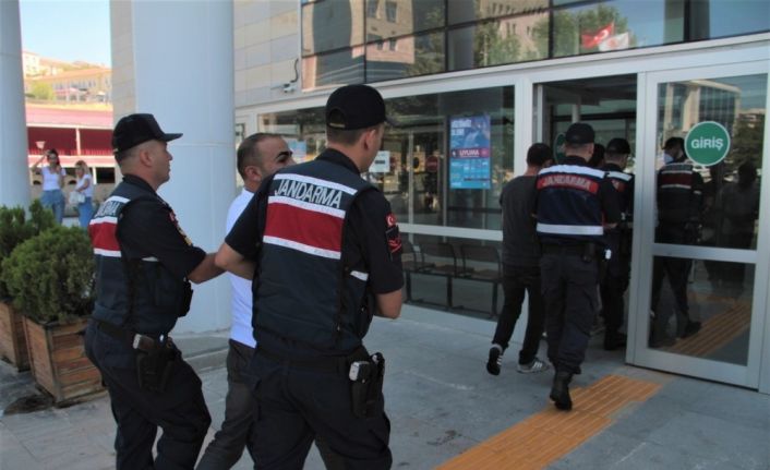 Elazığ merkezli 3 ilde silah ticareti operasyonu: 4 şüpheli adliyede