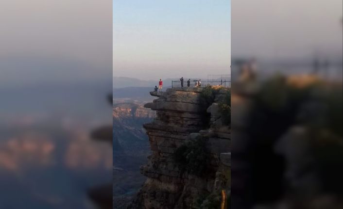 Fotoğraf çekmek için canlarını tehlikeye attılar