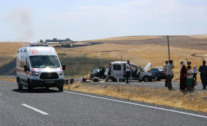 Hafif ticari araç takla atarak karşı şeride geçti: 1’i ağır 4 yaralı