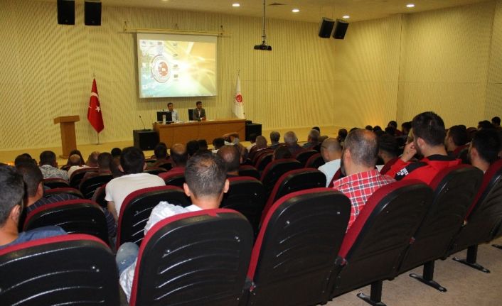 Hükümlülere “demokrasinin önemi” anlatıldı