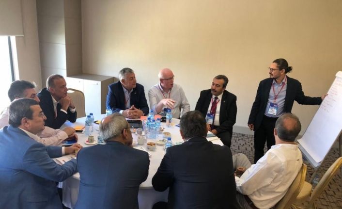 Kazım Kurt Belediye Başkanları Çalıştayına katıldı