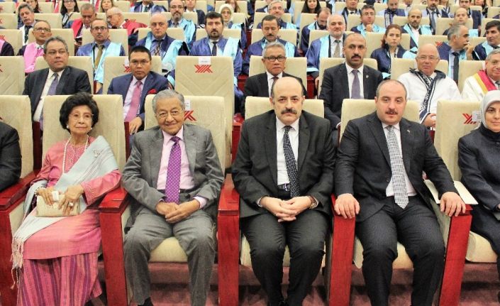 Malezya Başbakanı Tun. Dr. Mahathir Bin Muhammed’e fahri doktora verildi