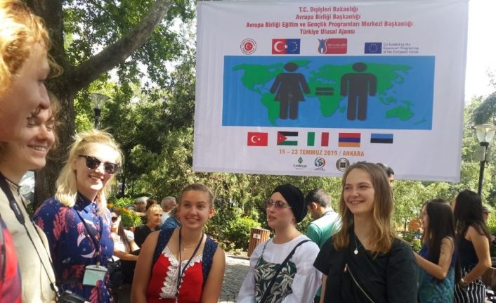 “Ortak Cinsiyetimiz İnsanlık” adlı etkinliğe 5 ülkeden 40 genç katıldı