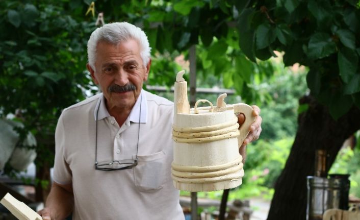 (Özel) Unutulan tahta fıçı geleneği emekli tarih öğretmeninin ellerinde hayat buluyor