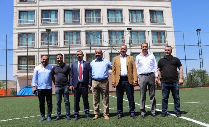 Siirt’te 5 milyon 320 bin liraya yapılan spor kompleksi hizmete girdi