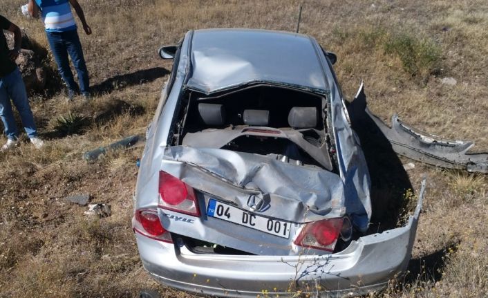 Sivas’ta otomobil şarampole uçtu: 1 polis yaralı