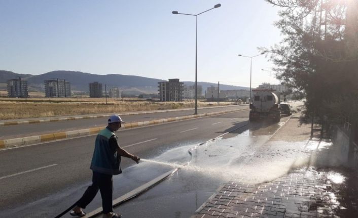 Temizlik ekiplerinden yoğun mesai