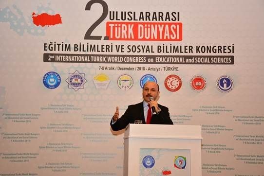 Türk Eğitim-Sen Genel Başkanı Talip Geylan, "Anadolu Liselerine yığılma var, birçok okul ikili eğitime geçti"