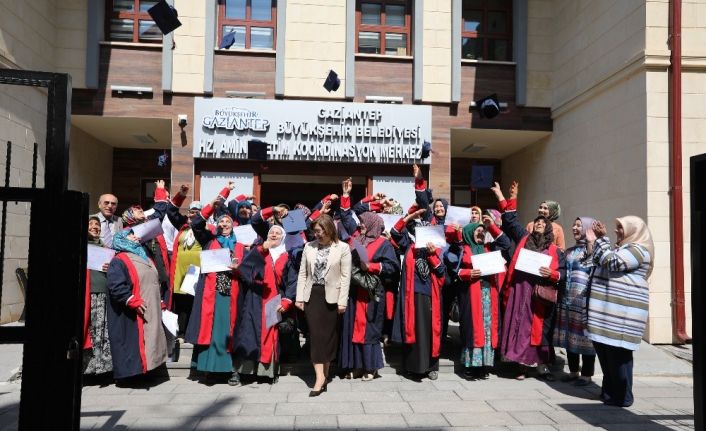 Yetim Koordinasyon Merkezi okuma-yazma öğretim kursu tamamlandı