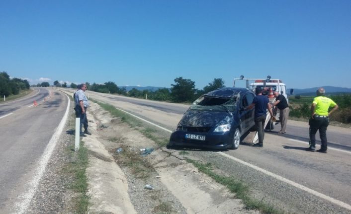 Yoldan çıkan otomobil takla attı: 2 yaralı