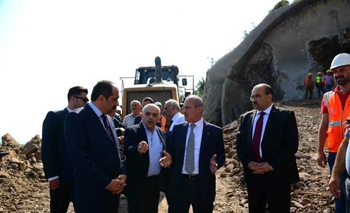 Bakan Turhan Trabzon’da tepkilere neden olan Boztepe’deki yol ve tünel inşaatını inceledi