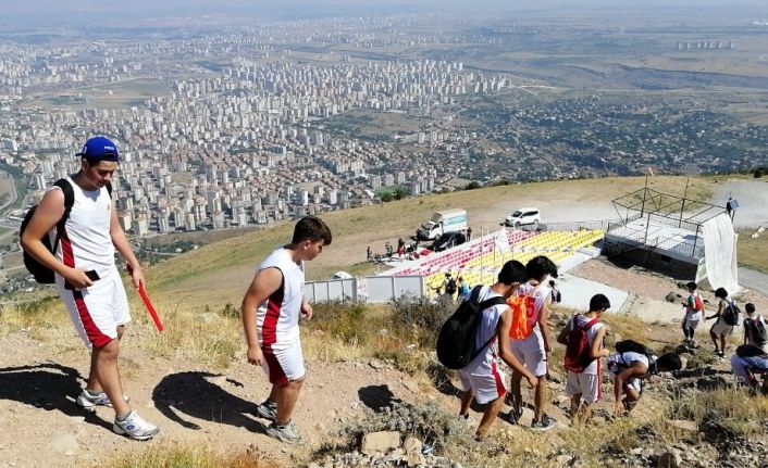 Basketbolcular 30 Ağustos Zafer Bayramı için zirve tırmanışı yaptı