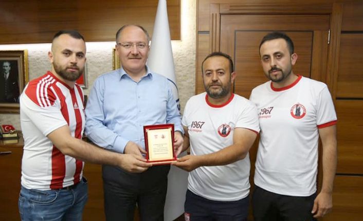 Bilgin’den taraftara övgü