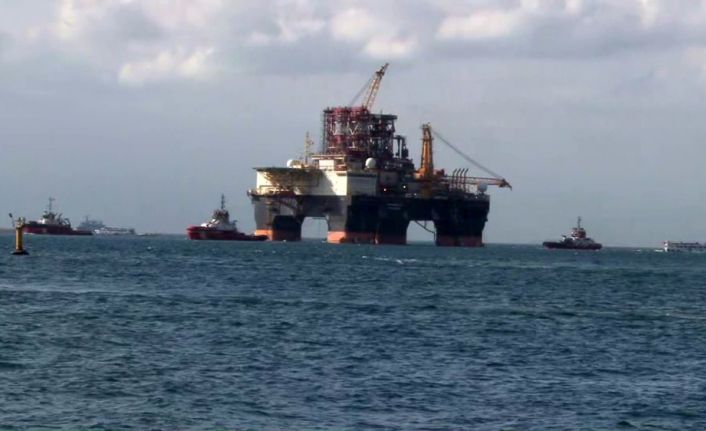 Dev petrol arama platformu "Scarabeo 9" İstanbul Boğazı’ndan geçiyor