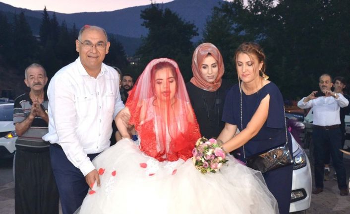 Down sendromlu Neslihan’ın gelinlik giyme hayali gerçek oldu